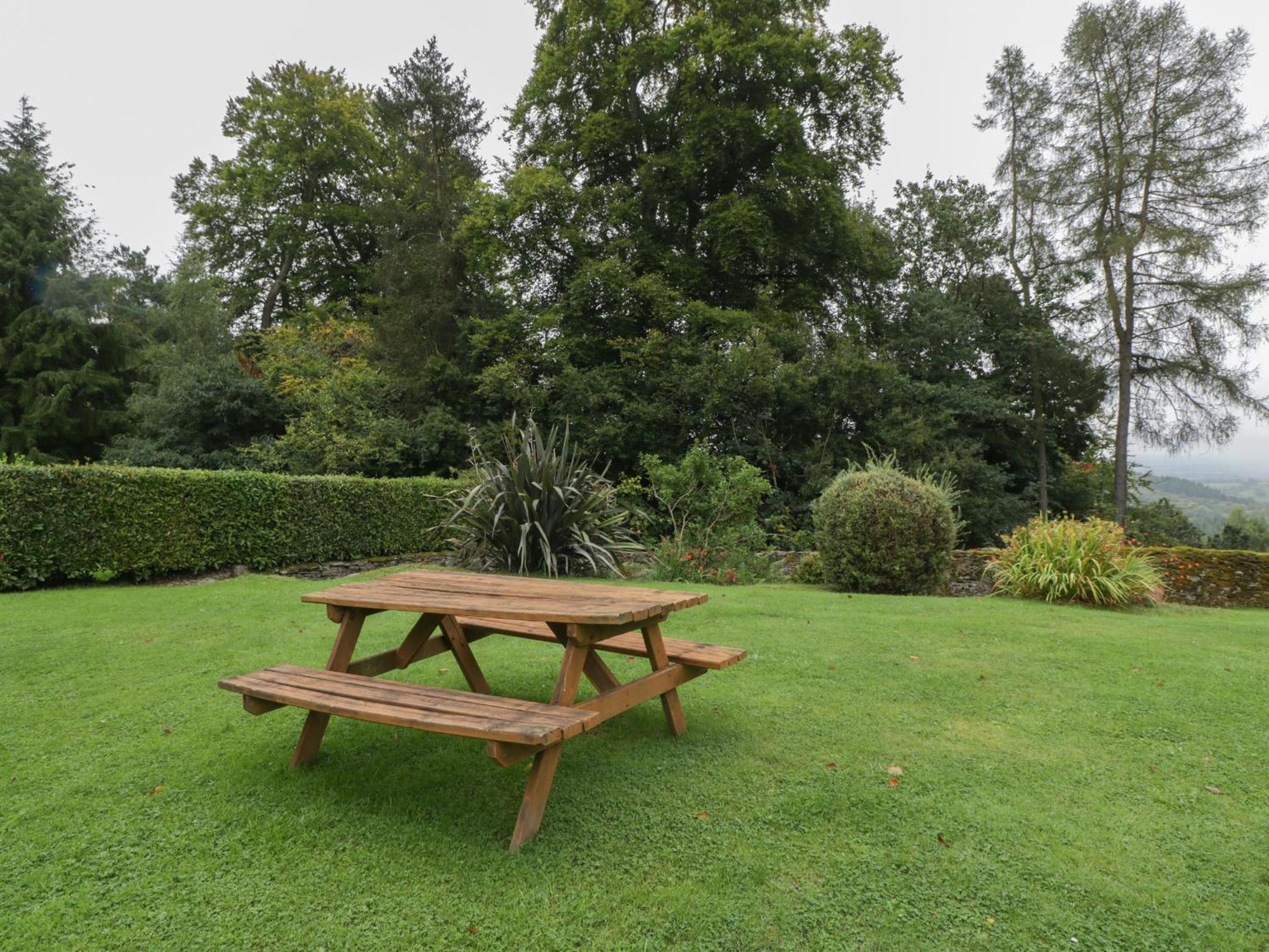 Danby Lodge Lydney Buitenkant foto